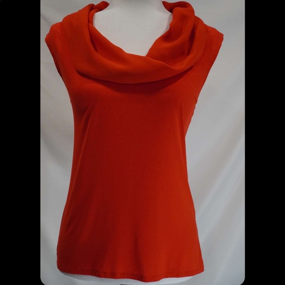 sleeveless T-shirt - Picture 4 of 16